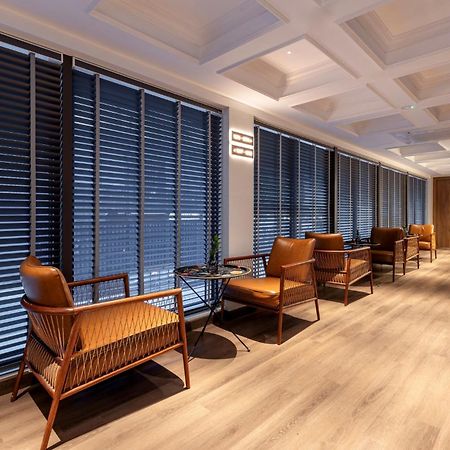 La Siesta Classic Hang Thung Hanoi Buitenkant foto The lounge at the airport