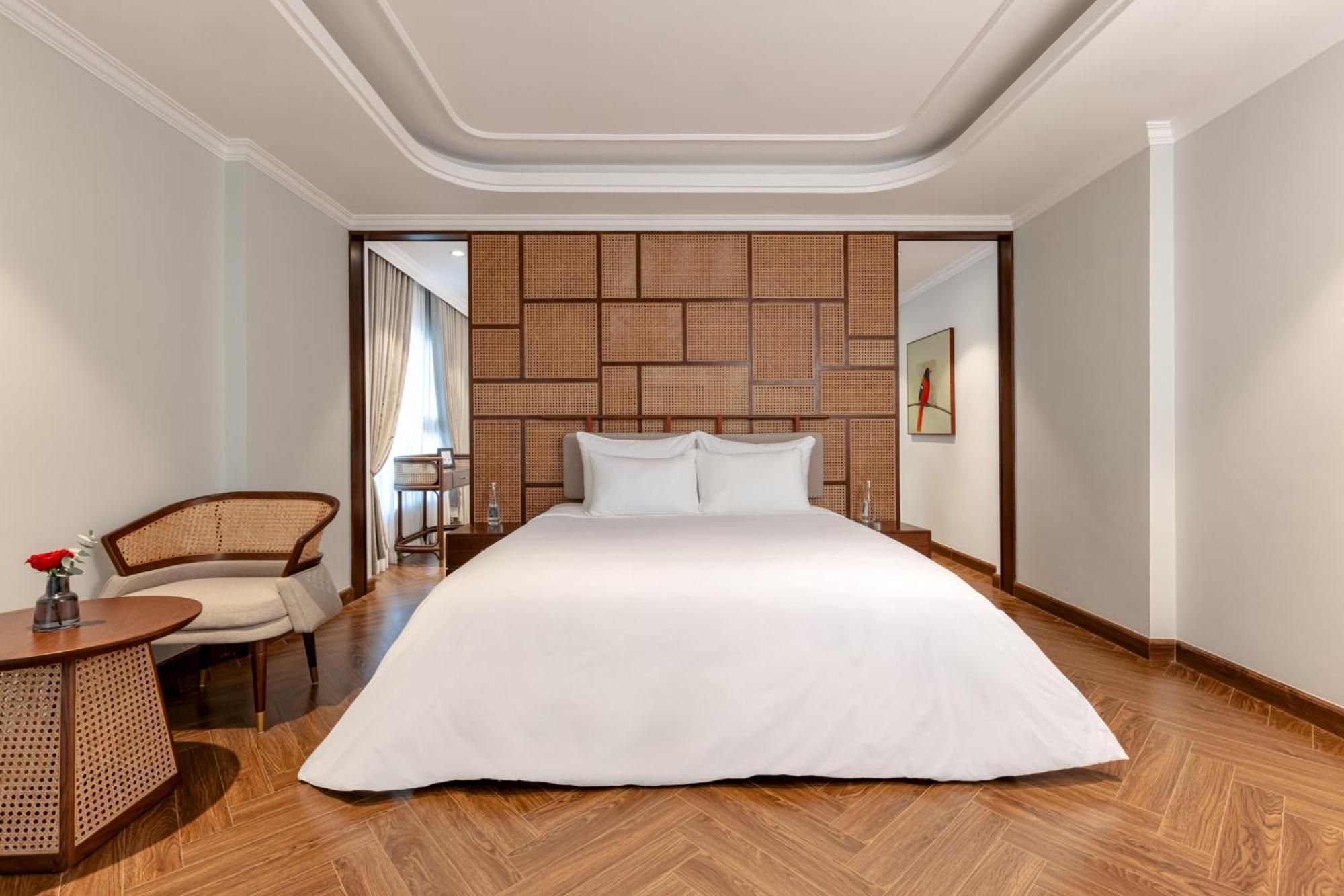 La Siesta Classic Hang Thung Hanoi Buitenkant foto A bedroom at the hotel
