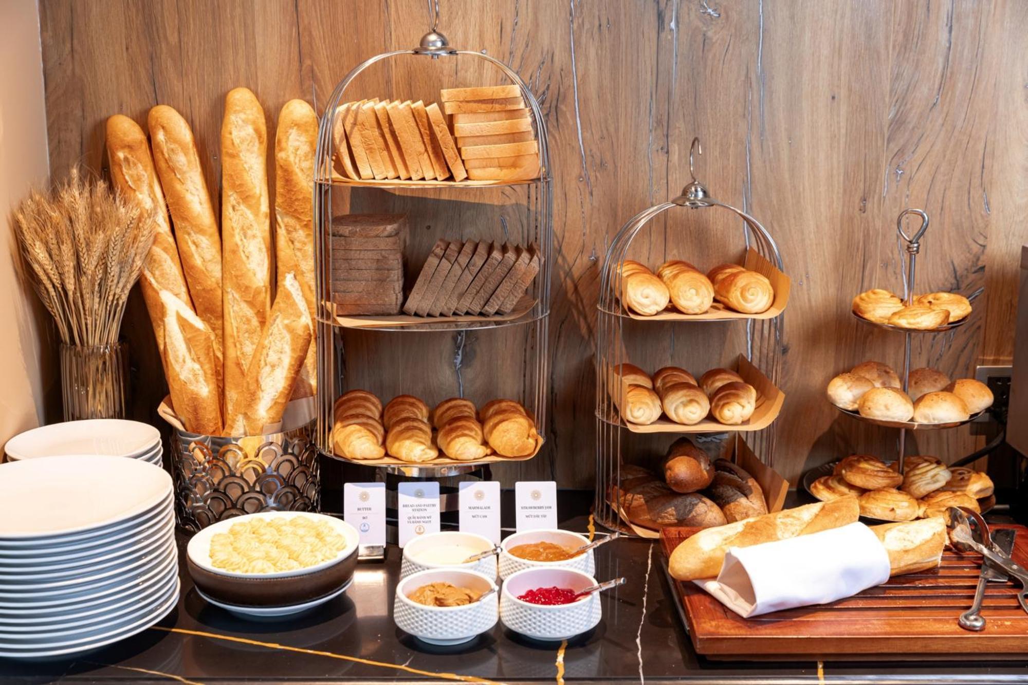 La Siesta Classic Hang Thung Hanoi Buitenkant foto A bread station