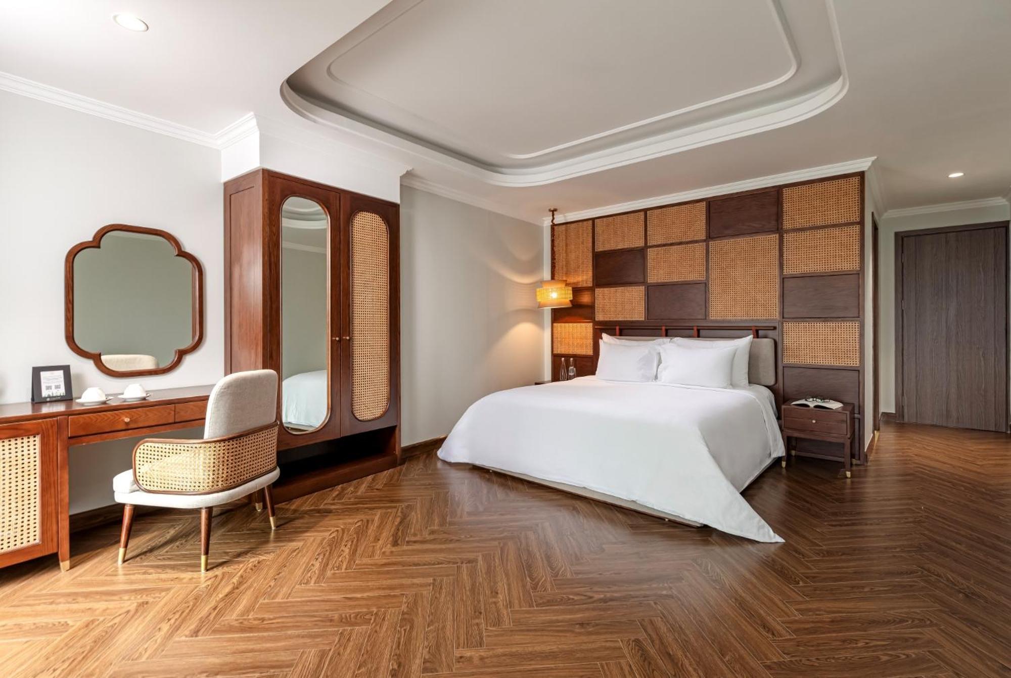 La Siesta Classic Hang Thung Hanoi Buitenkant foto A bedroom at the hotel